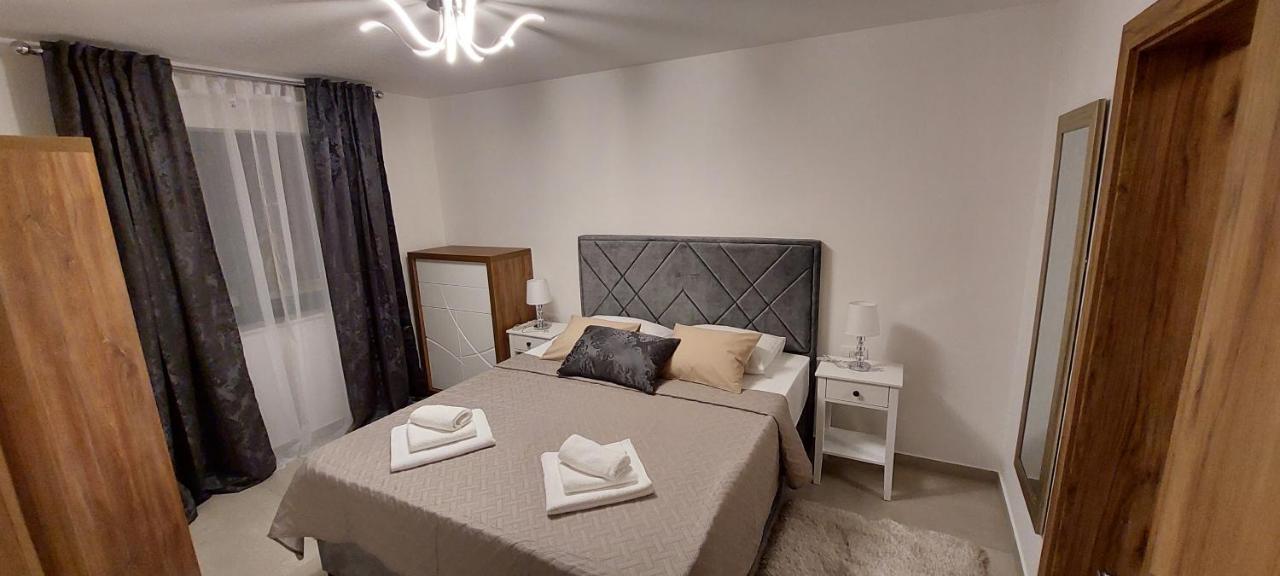 Holiday Apartments Cecilija Supetarska Draga Bagian luar foto