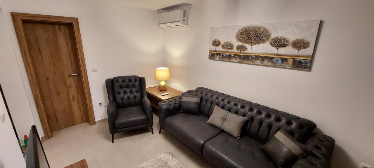 Holiday Apartments Cecilija Supetarska Draga Bagian luar foto
