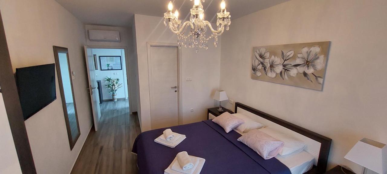 Holiday Apartments Cecilija Supetarska Draga Bagian luar foto