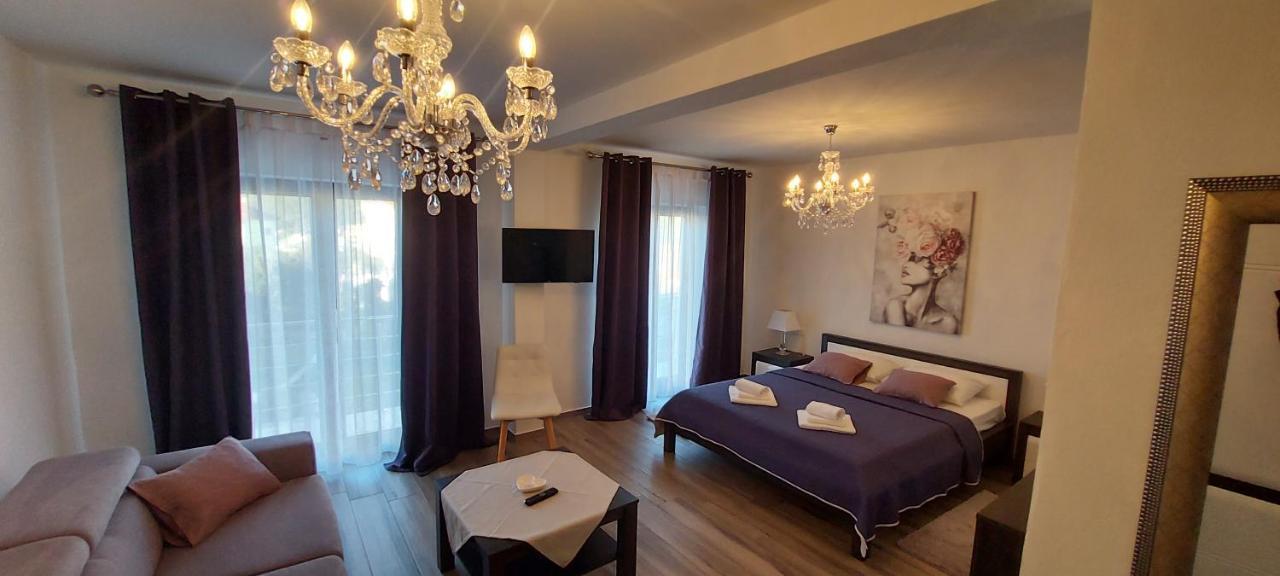 Holiday Apartments Cecilija Supetarska Draga Bagian luar foto