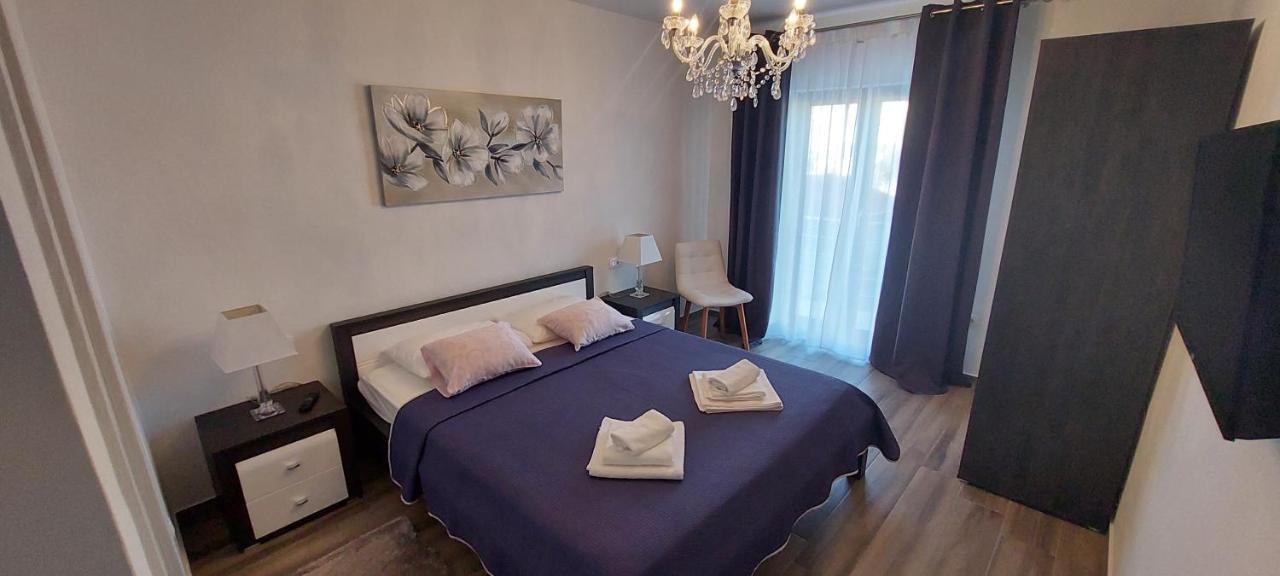 Holiday Apartments Cecilija Supetarska Draga Bagian luar foto